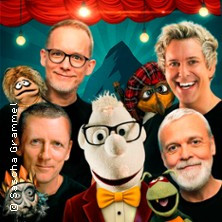 Werner Momsens 1. Puppengipfel mit Sascha Grammel, Martin Reinl & Carsten Haffke, Bühne Cipolla